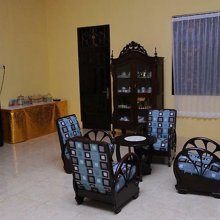 Rumah Eyang Guest House Banyuwangi  Exterior foto