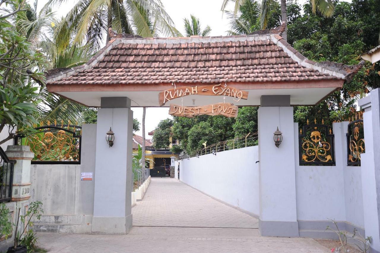 Rumah Eyang Guest House Banyuwangi  Exterior foto