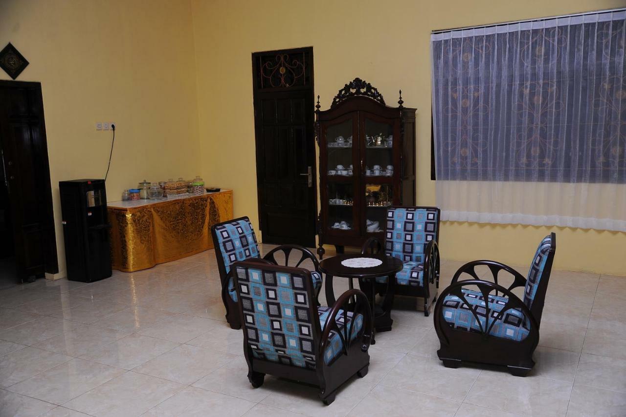 Rumah Eyang Guest House Banyuwangi  Exterior foto