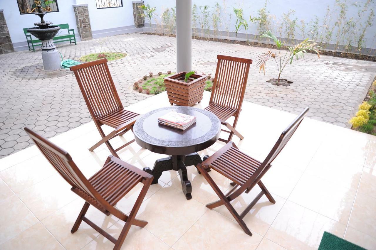 Rumah Eyang Guest House Banyuwangi  Exterior foto