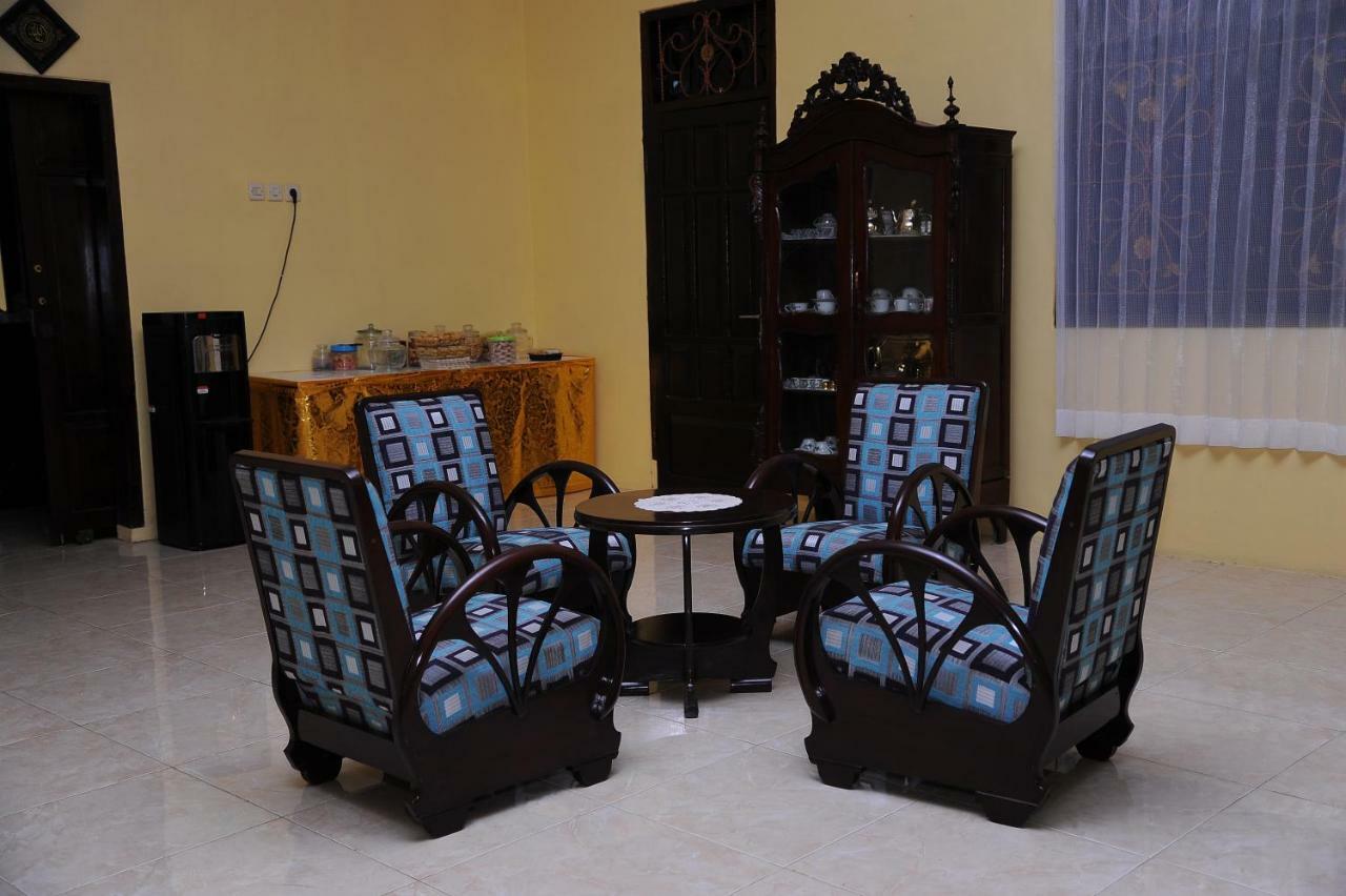 Rumah Eyang Guest House Banyuwangi  Exterior foto