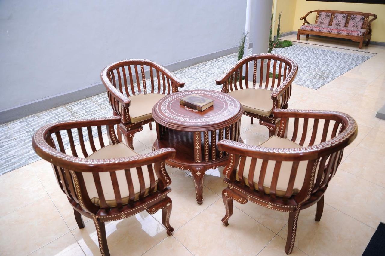 Rumah Eyang Guest House Banyuwangi  Exterior foto