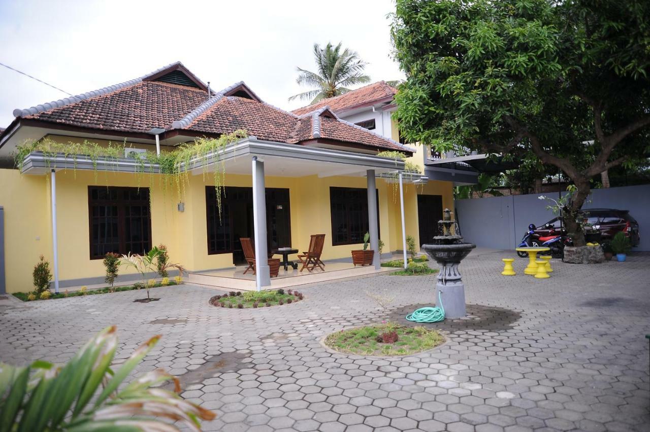 Rumah Eyang Guest House Banyuwangi  Exterior foto